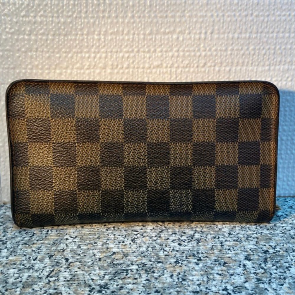 Louis Vuitton Damier Ebene Zippy Wallet